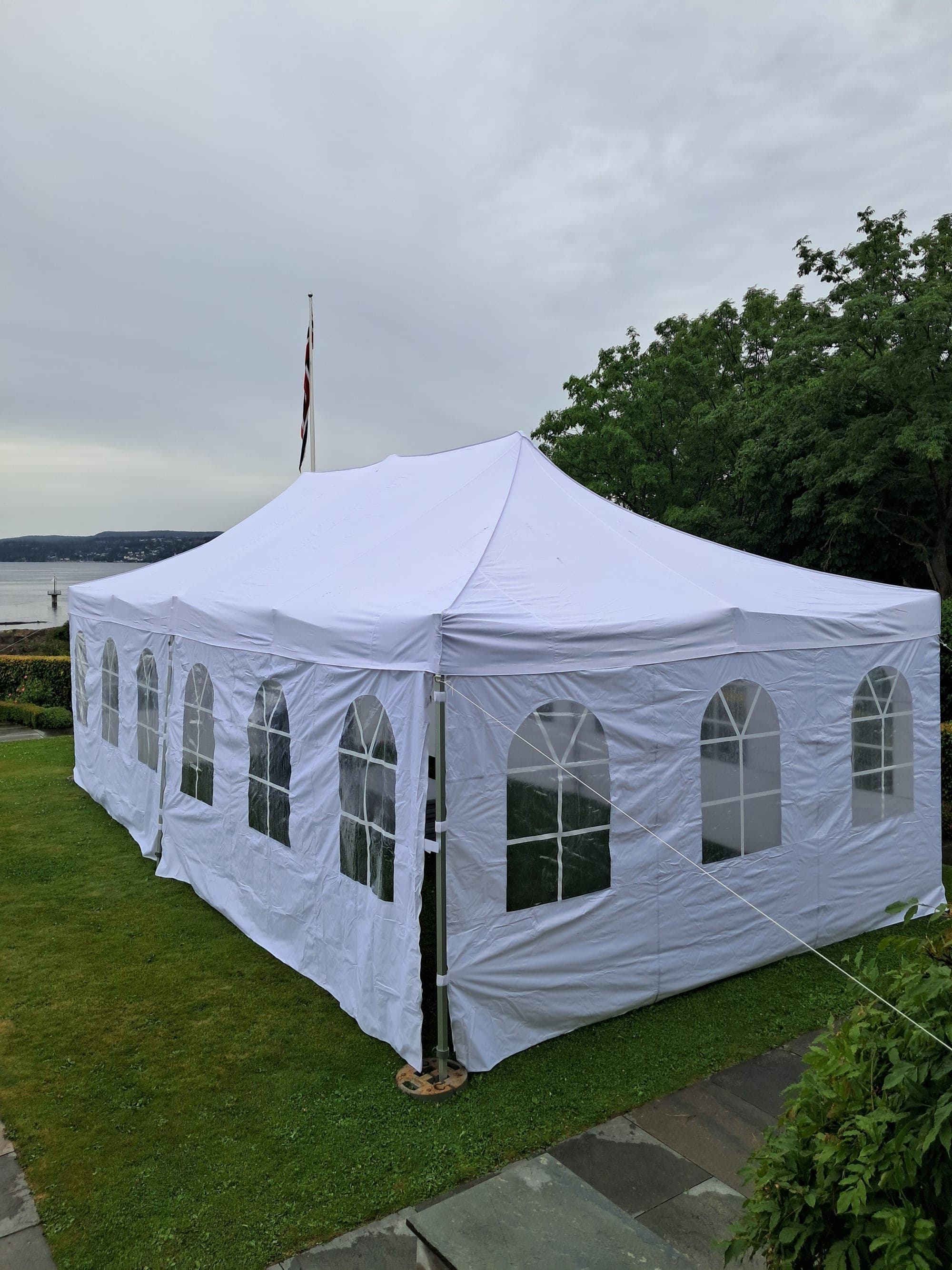 4,5 × 9 m party tent set up for an event – photo 3
