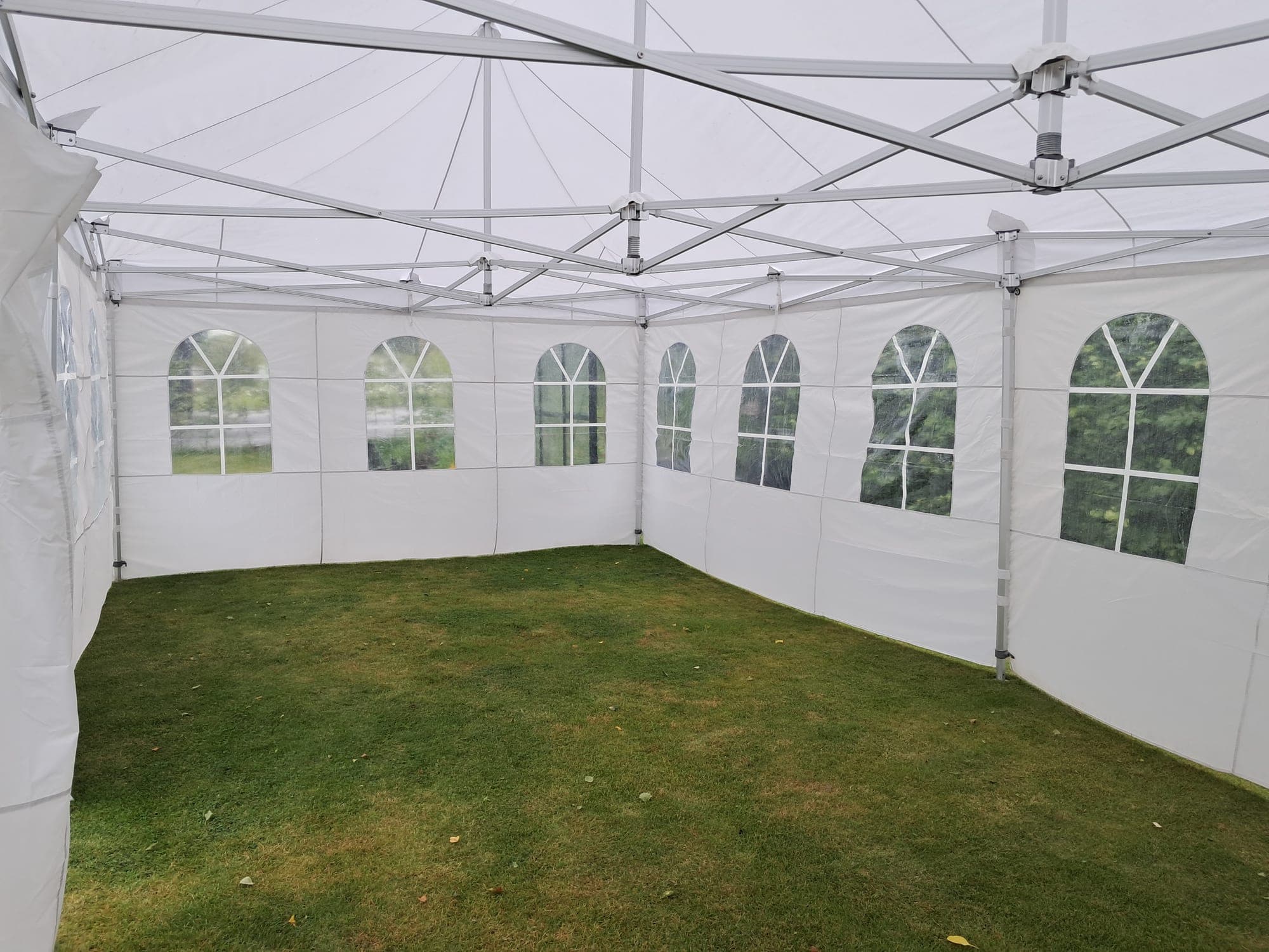 4,5 × 9 m party tent set up for an event – photo 7