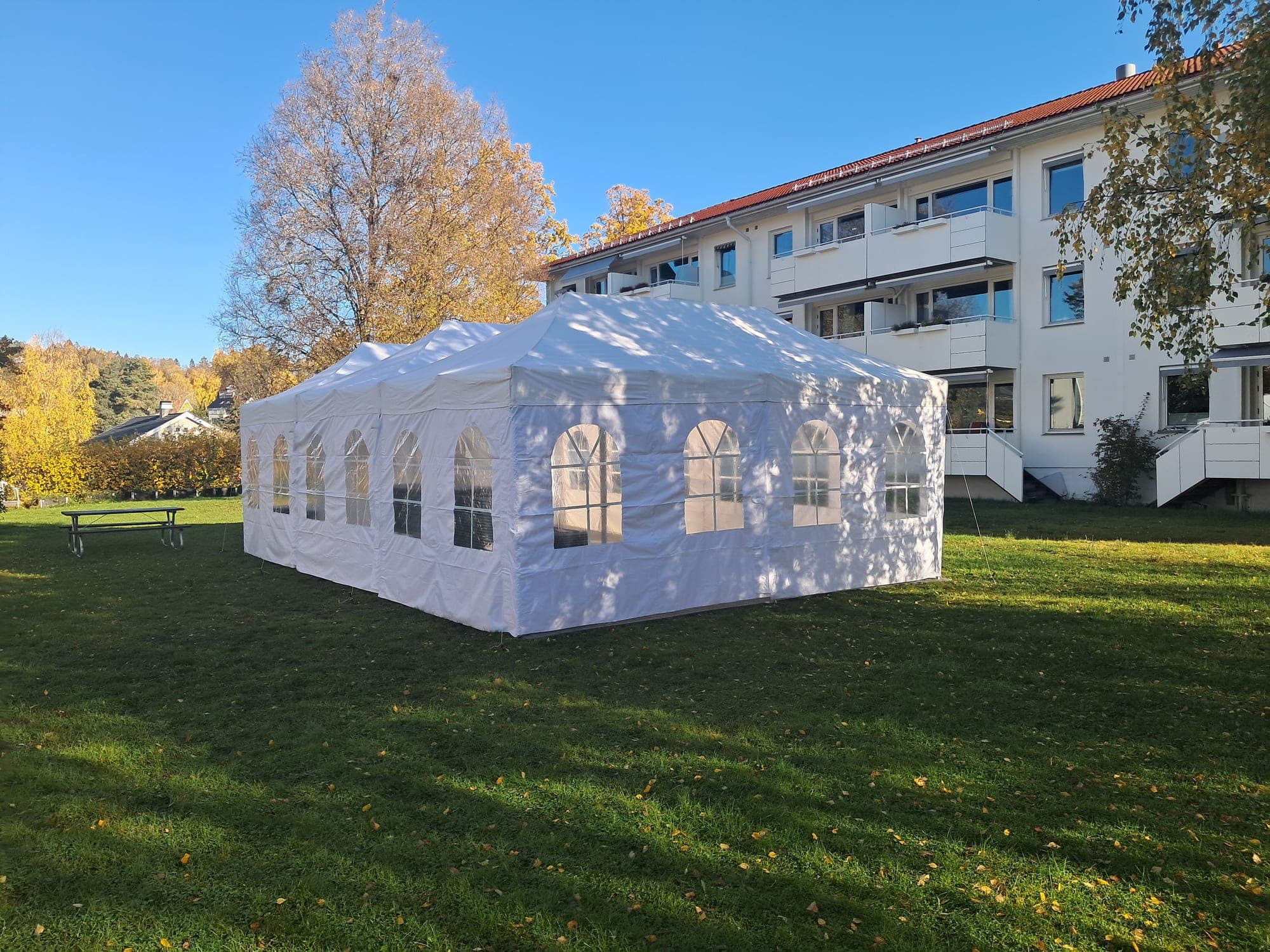 6 × 9 m party tent set up for an event – photo 2