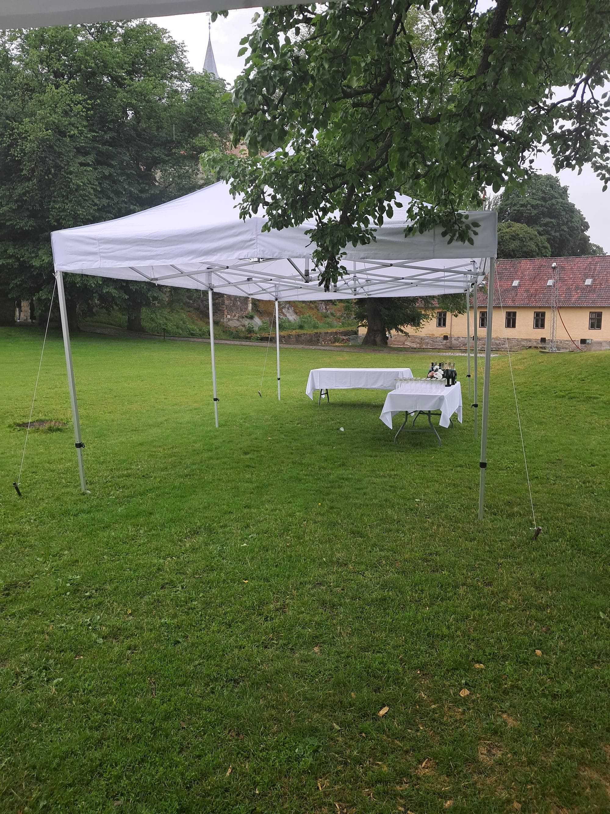 Party tent delivered to an event at Akershus Fortress – photo 6