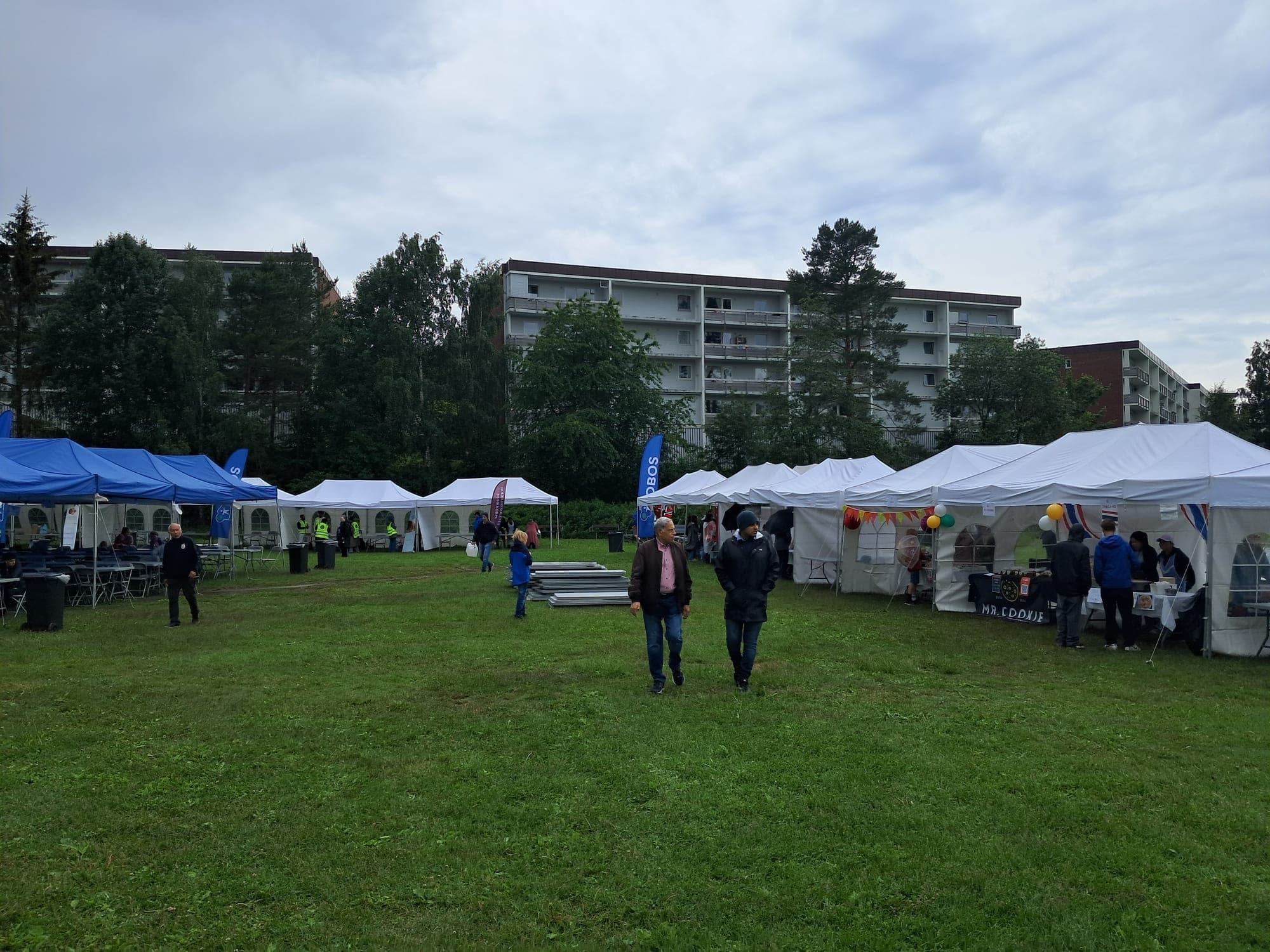 Partytelt på festival – bilde 3