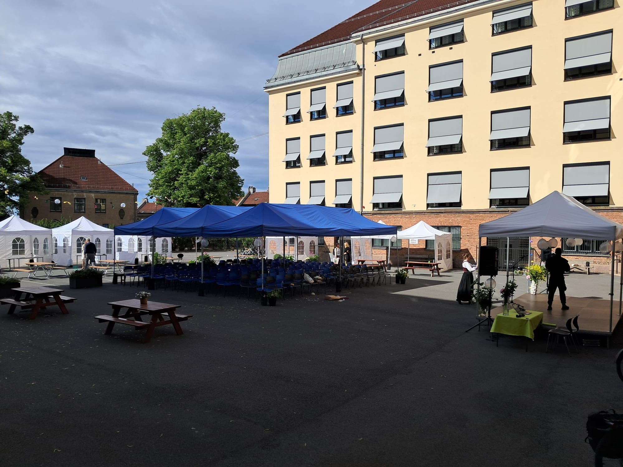 Partytelt til skoleavslutning – bilde 2