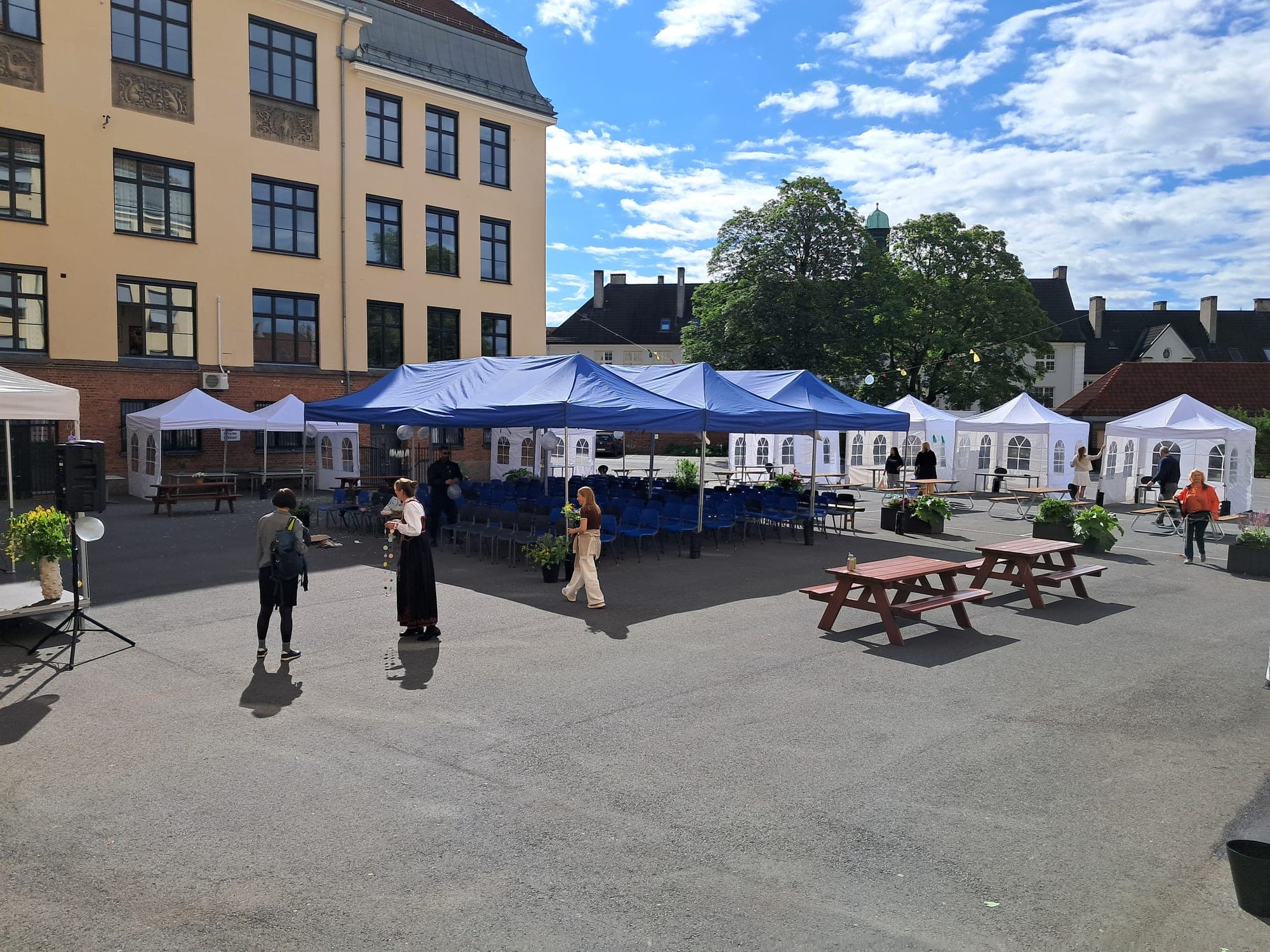 Partytelt til skoleavslutning – bilde 12